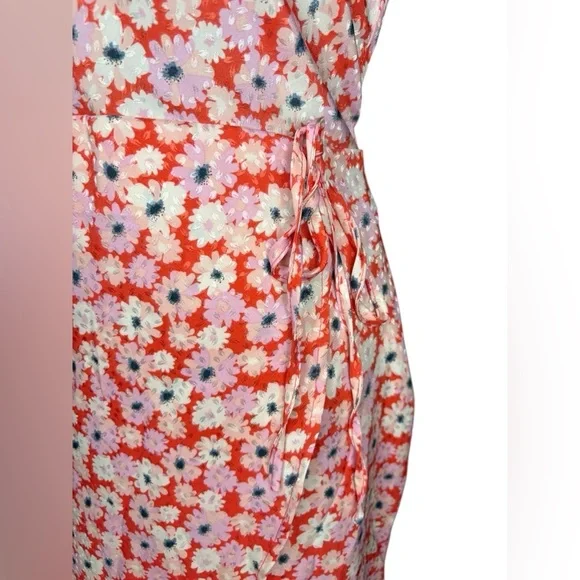 Altar'd State Women's Floral Mini Cowl Neck Dress
Size L NWOT - Picture 6 of 9